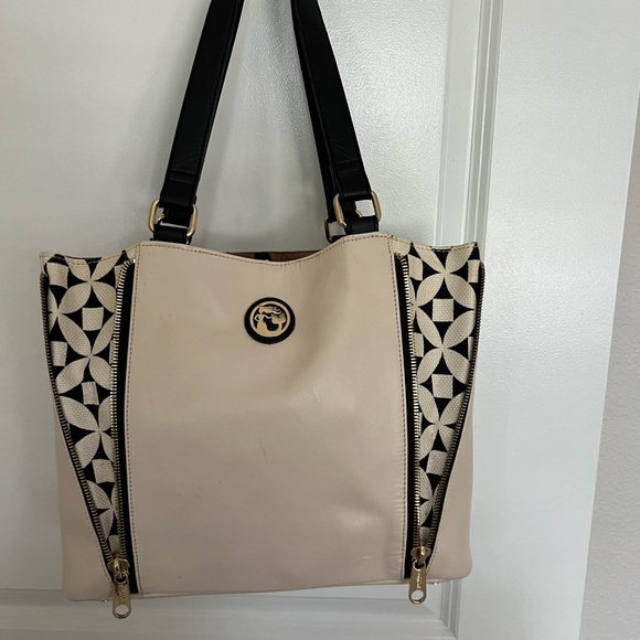 Spartina expanding tote, cream leather, gold hardware. - Picture 3 of 5